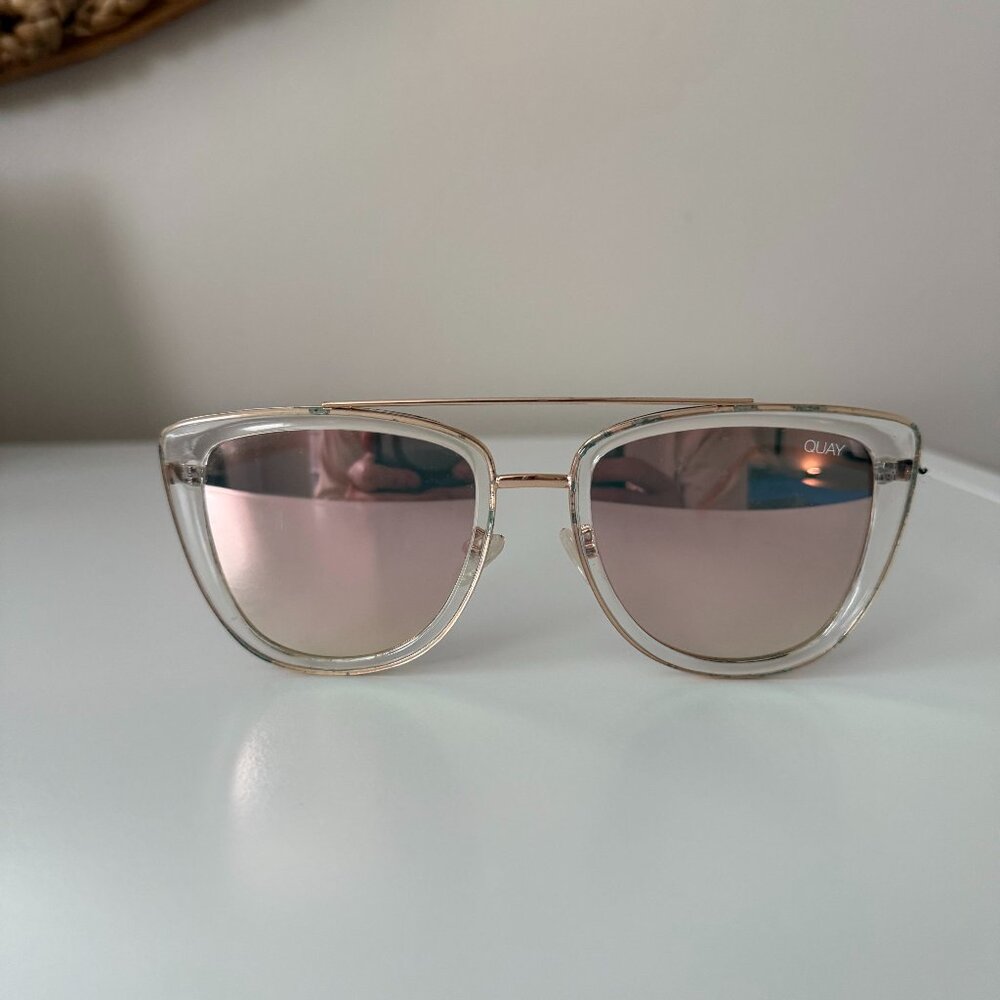 Quay Sunglasses - French Kiss